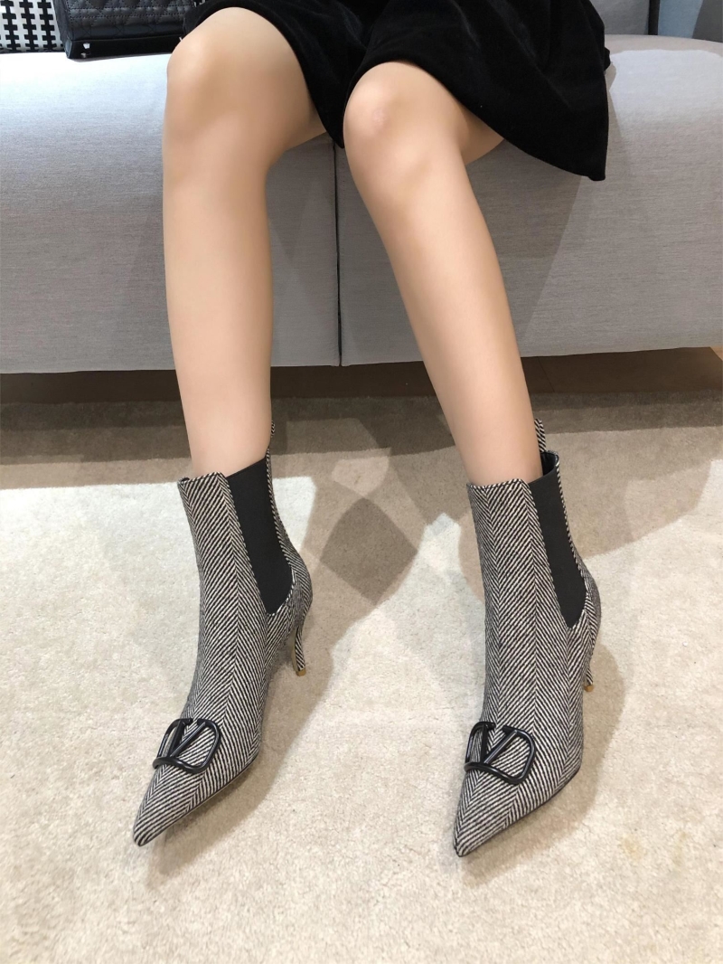Va1e*ntin0 boots